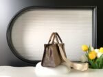 Louis Vuitton M46653 OnTheGo East West - Image 3