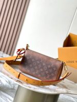 Louis Vuitton M11623 Pochette Accessoire XL - Image 4